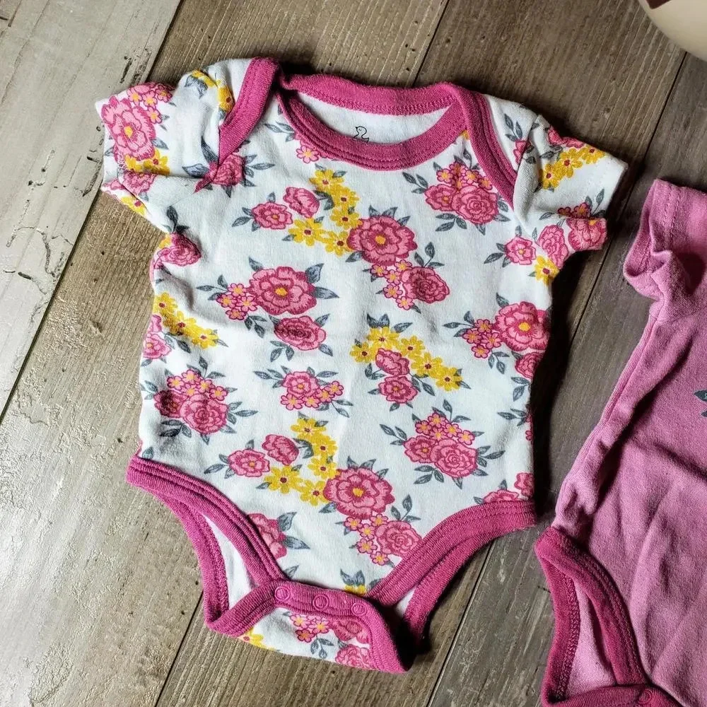 Duck.Duck Goose Floral Baby Bodysuits Size 0-3M